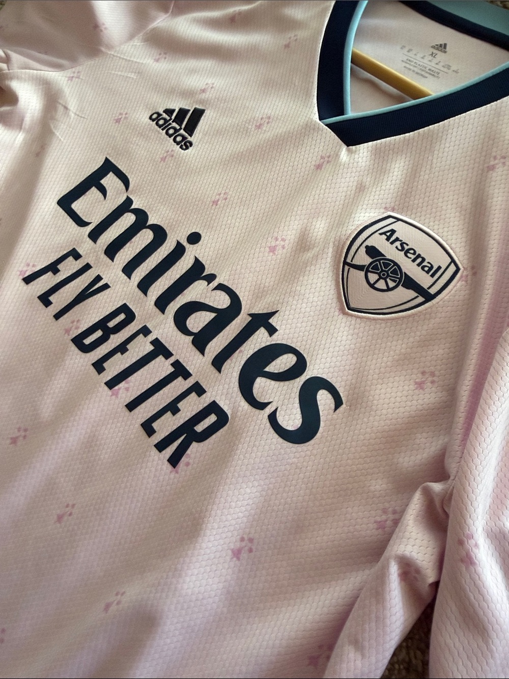 ARSENAL AUTHENTIC JERSEY- adidas
(supporter version, no 11) - Picture 13 of 16